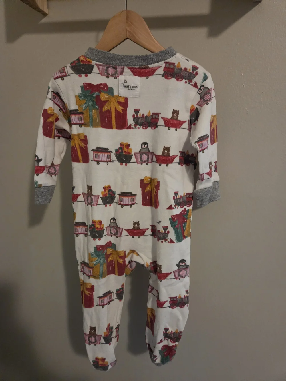 Burt's Bees Baby 6-9M Sleepsuit Holiday Train